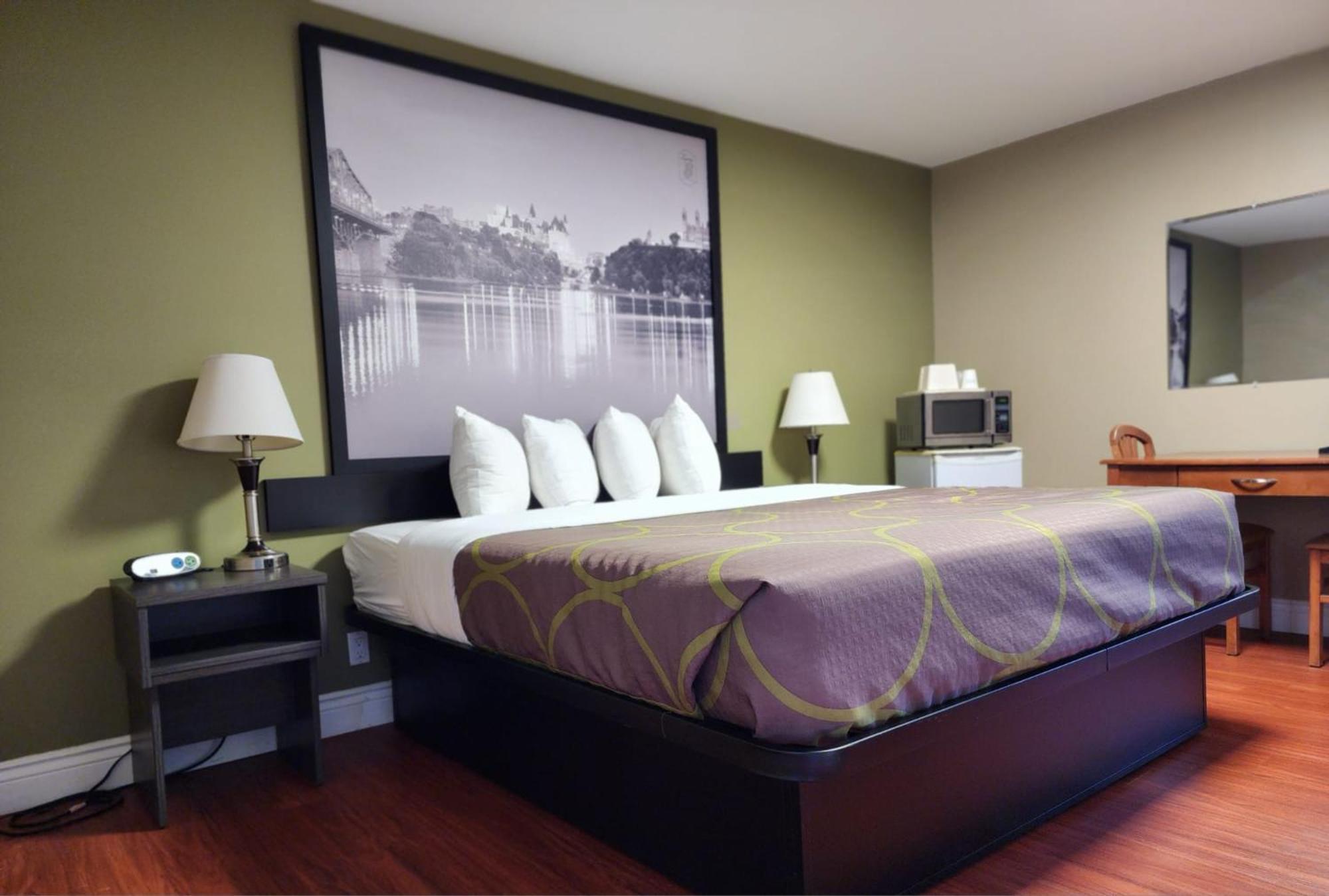Super 8 By Wyndham Pembroke Hotel Екстериор снимка