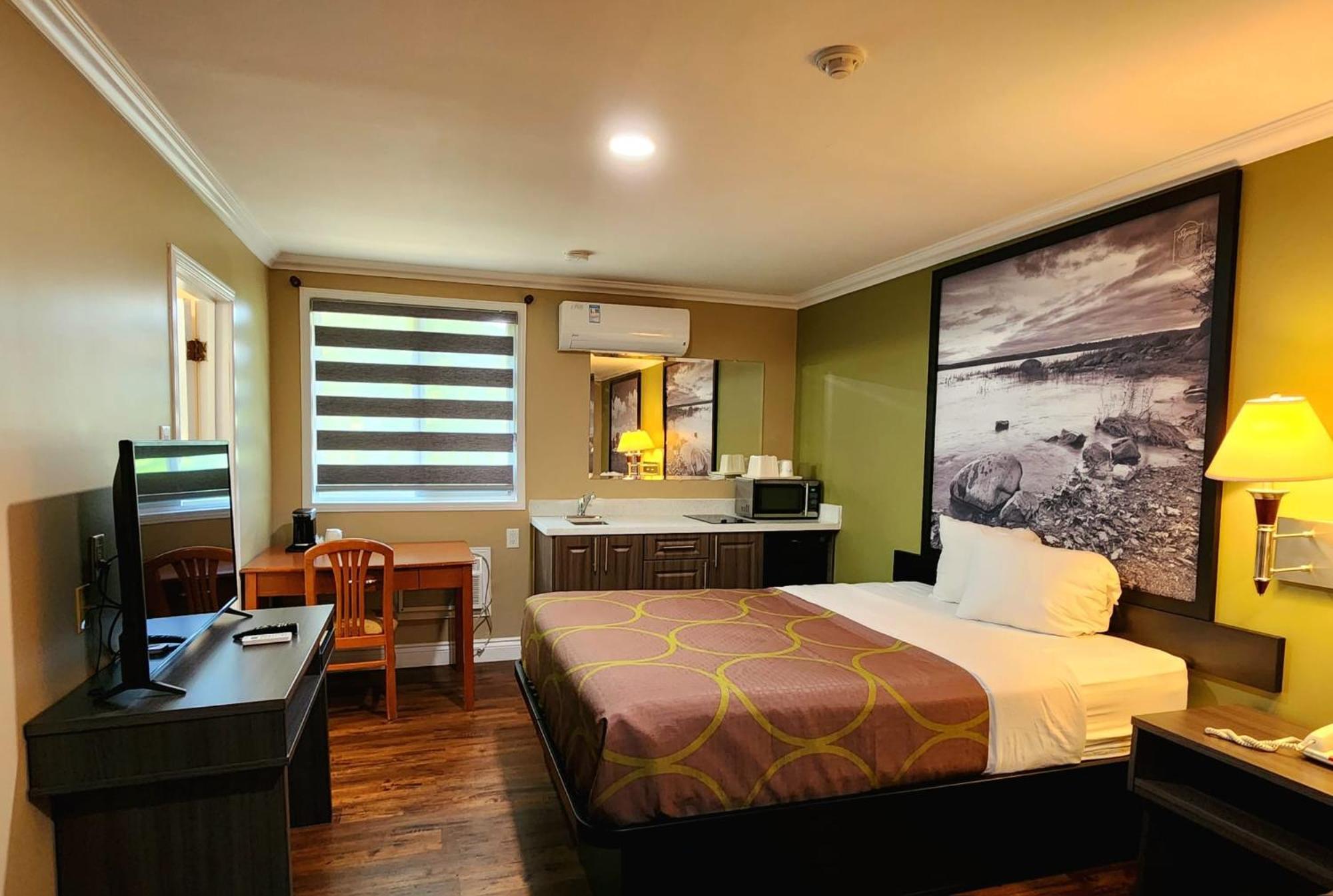 Super 8 By Wyndham Pembroke Hotel Екстериор снимка