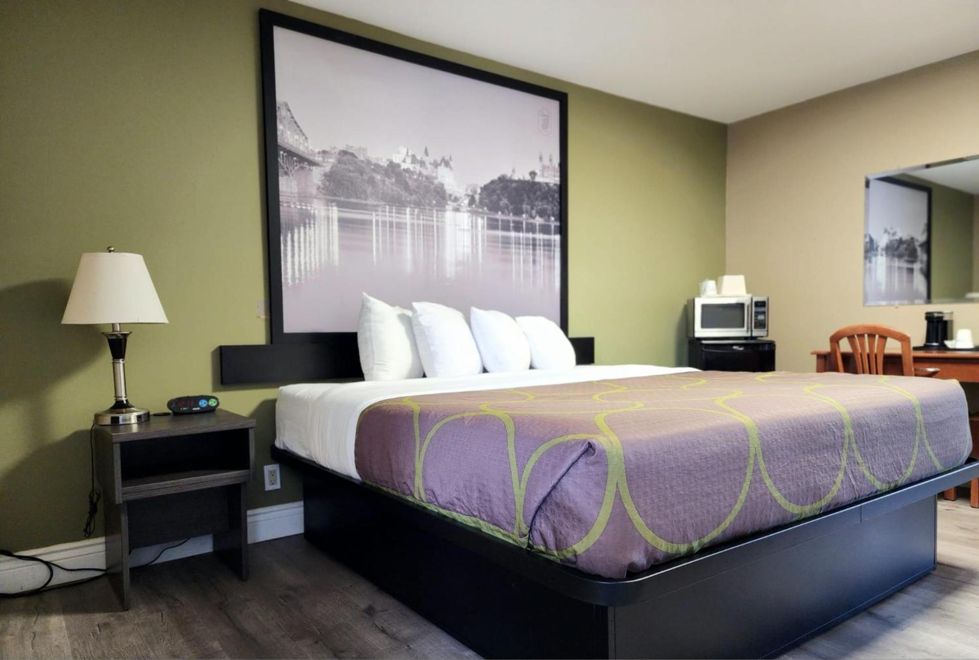 Super 8 By Wyndham Pembroke Hotel Екстериор снимка