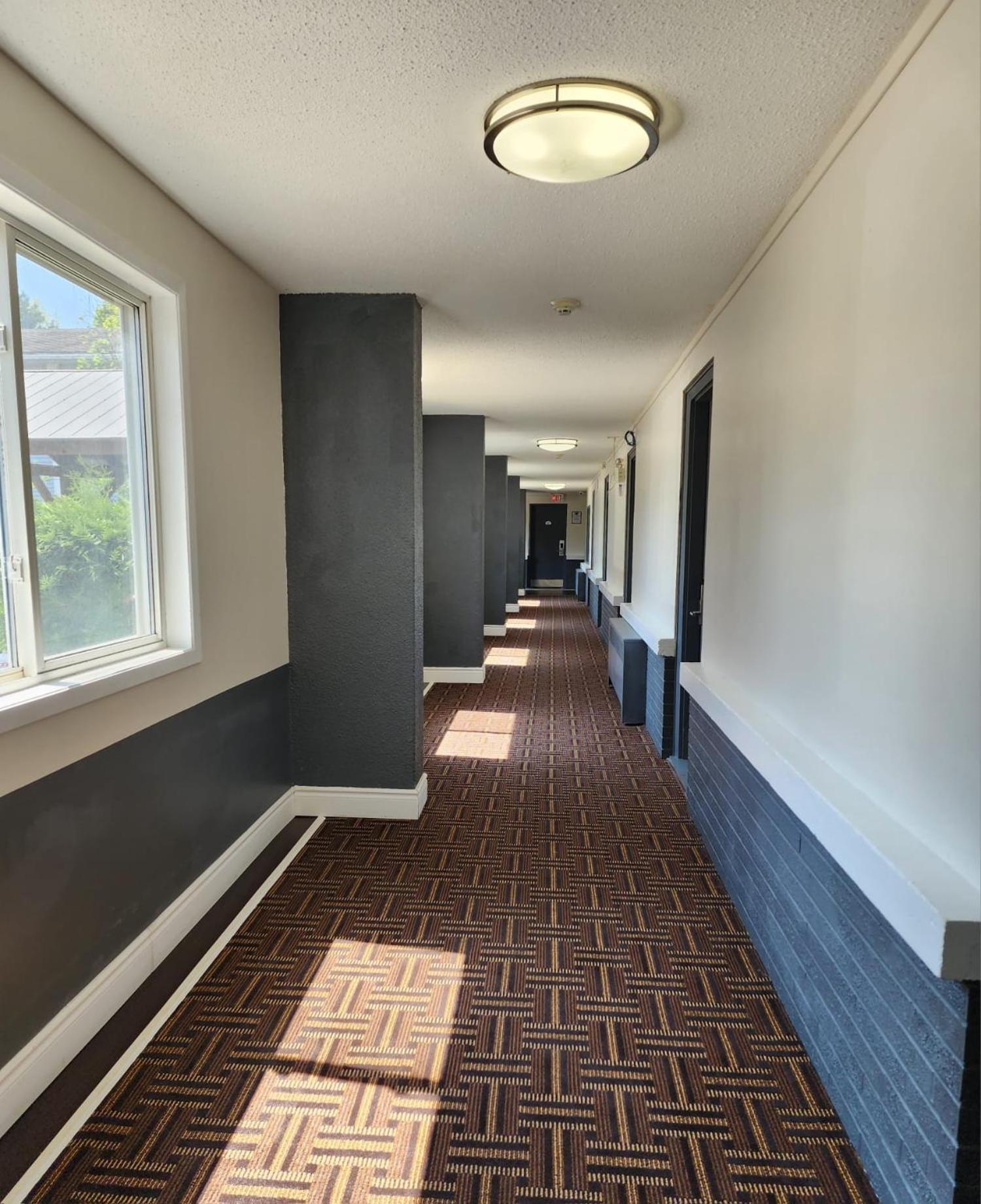 Super 8 By Wyndham Pembroke Hotel Екстериор снимка